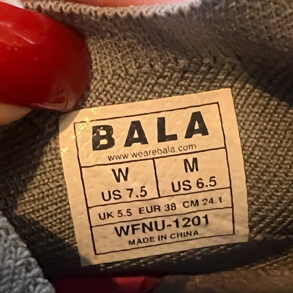 Bala Twelves Nurse Sneakers Gray Athletic Shoes, Size 7.5 Women, 6.5 Men